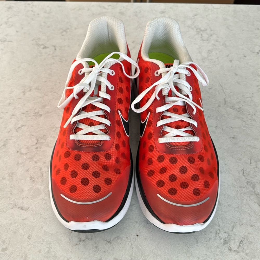 NIKE LUNARSWIFT2 Mens Sneakers - NEW & NEVER WORN